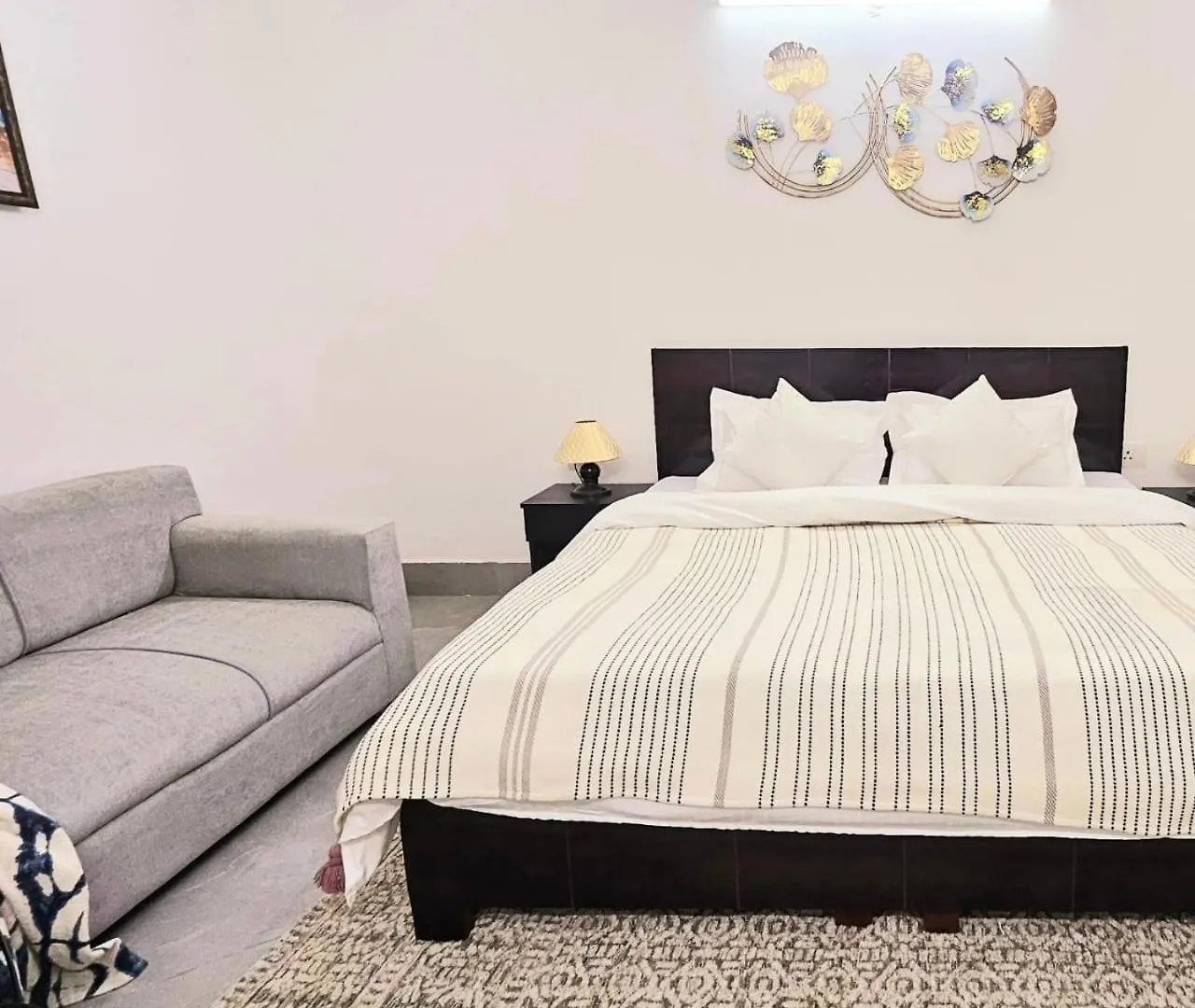 *** Otel Lux Studio By Epic Stay Gurgaon Hindistan